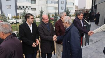 Selçuklu Belediye Başkanı Ahmet Pekyatırmacı, Cuma Buluşmaları kapsamında Selçuk Mahallesi'nde vatandaşlarla bir araya geldi
