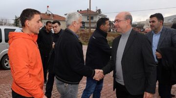 Selçuklu Belediye Başkanı Ahmet Pekyatırmacı, ilçede bulunan 12 dış mahalleyi ziyaret ederek vatandaşlarla bir araya geldi