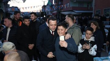 Tutuş sevgisi Tepeköy'de sokaklara taştı