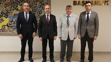 31 Mart Mahalli İdareler Genel Seçimleri sonrasında yeniden Selçuklu Belediye Başkanı olan Ahmet Pekyatırmacı tebrik ziyaretlerini kabul ediyor