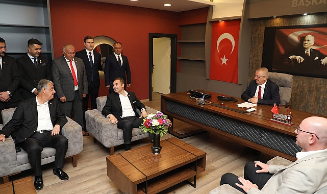 Ahmet Akın, Edremit Belediyesi'ni ziyaret etti