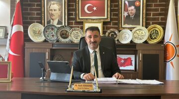 AK Parti  Konak İlçe Başkanı Başdaş'tan çağrı “Konak Belediyesi'nin borç pankartını asın"