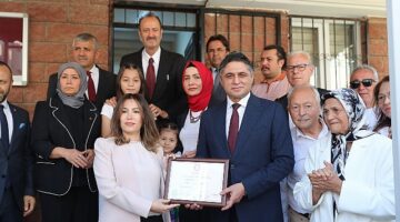 Aliağa Belediye Başkanı Serkan Acar Mazbatasını Aldı
