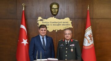 Başkan Cemil Tugay Ege Ordusu Komutanı Yeni'yi ziyaret etti