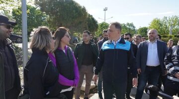 Beylikdüzü Belediye Başkanı Mehmet Murat Çalık, İBB Genel Sekreter Yardımcısı Arif Gürkan Alpay Gürpınar Sahili Düzenleniyor