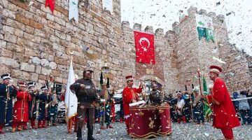 Bursa için şenlik zamanı 19. Osman Gazi'yi Anma ve Bursa'nın Fetih Şenlikleri Başlıyor Bursa'yı fetih coşkusu saracak