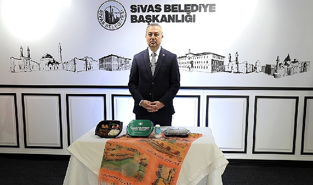 Büyük Birlik Partisi Sivas Belediye Başkanı Dr. Adem Uzun, seçim dönemi vaatlerini “…Ve başlıyoruz" sloganıyla teker teker hayata geçireceğini ifade etmişti
