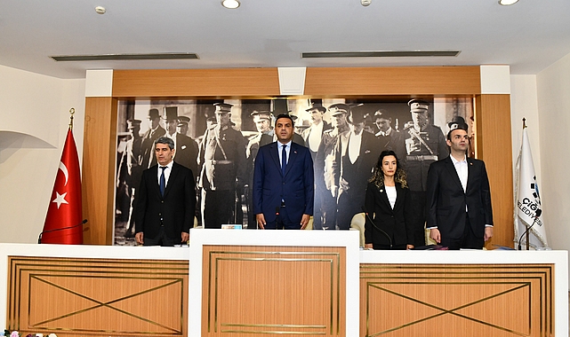 Çiğli Belediye Başkanı Onur Emrah Yıldız'dan İlk Mecliste Uyum Mesajları: “Yapıcı Muhalefet Katalizördür”