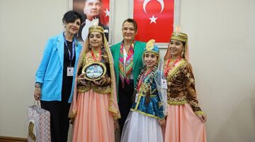 Dünya çocukları Antalya Büyükşehir Belediyesi'ni ziyaret etti