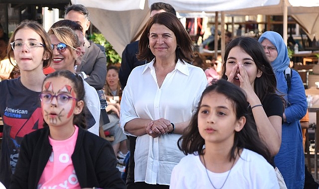 Foça Belediyesi, 23 Nisan Ulusal Egemenlik ve Çocuk Bayramı haftası kapsamında, Foça ve Yenifoça'da Çocuk Buluşmaları gerçekleştirdi