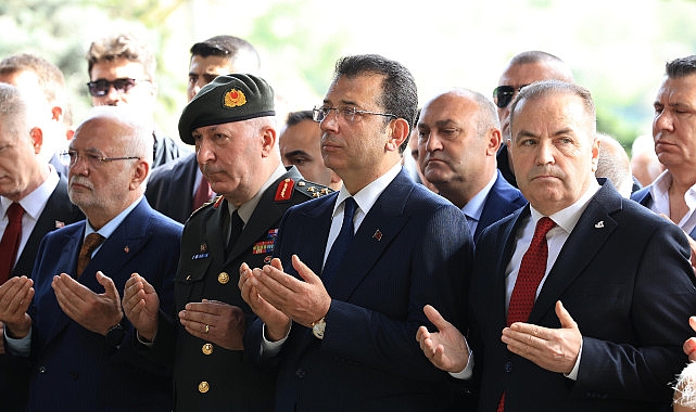 İBB Başkanı Ekrem İmamoğlu, 8'nci Cumhurbaşkanı Turgut Özal'ın vefatının 31'nci yıl dönümü dolayısıyla düzenlenen anma törenine katıldı