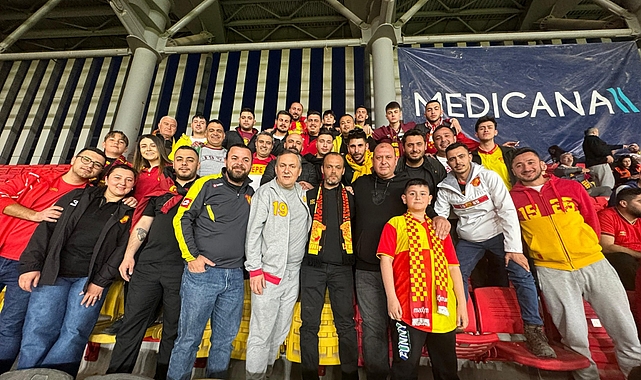 Menderes Belediye Başkanı İlkay Çiçek, Erzurum karşılaşmasında Göztepe'yi yalnız bırakmadı, maçı taraftarlarla birlikte izledi
