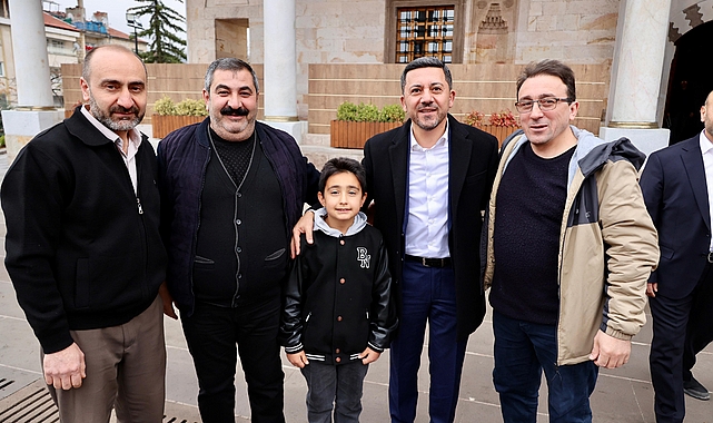 Nevşehir Belediye Başkanı Rasim Arı, bayram namazını Kurşunlu Camii'nde kılarak, namaz sonrası vatandaşlarla bayramlaştı