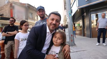 Nevşehir Belediye Başkanı Rasim Arı, Belediye Caddesi'nde esnaf ziyaretlerinde bulundu, vatandaşlarla bir araya geldi