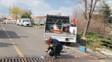 Nevşehir Belediyesi, Belediye Başkanı Rasim Arı tarafından &apos;Temiz Şehir Nevşehir' sloganıyla başlatılan mahallelerdeki temizlik ve hizmet seferberliğini sürdürüyor