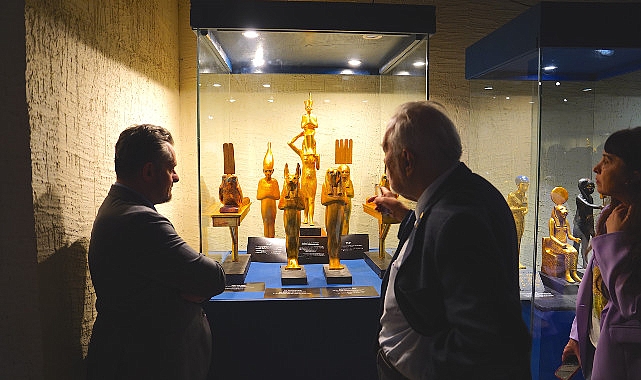Olağanüstü bir Antik Mısır deneyimi sunan &apos;Tutankhamun, Çocuk Firavunun Hazineleri' sergisi Ankara'da açıldı