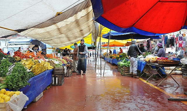 Ramazan Bayramı öncesinde Kartepe Belediyesi ilçe genelinde hazırlıklarına devam ederken, 9 günlük bayram tatilinde kurulacak olan pazarlarda belli oldu