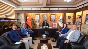 Sandıklı İlçe Milli Eğitim Müdürü Hüseyin Eroğlu ve beraberindeki heyet, Belediye Başkanımız Adnan Öztaş'a hayırlı olsun ziyaretinde bulundu