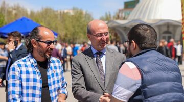 Selçuklu Belediye Başkanı Ahmet Pekyatırmacı, Cuma Buluşmaları çerçevesinde Şeyh Şamil Mahallesi'nde vatandaşlarla bir araya geldi