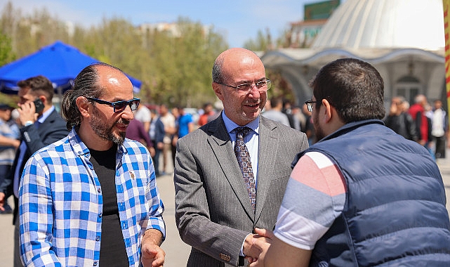 Selçuklu Belediye Başkanı Ahmet Pekyatırmacı, Cuma Buluşmaları çerçevesinde Şeyh Şamil Mahallesi'nde vatandaşlarla bir araya geldi