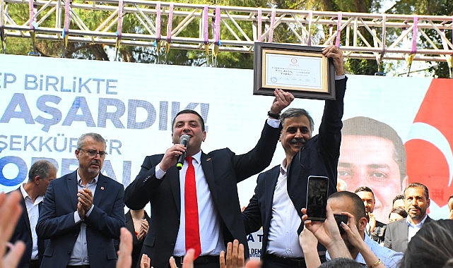 Torbalı Belediye Başkanı Seçilen Övünç Demir, mazbatasını alarak bugün görevine resmen başladı.