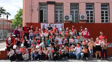 Türk Kızılay, 23 Nisan Ulusal Egemenlik ve Çocuk Bayramı'nda, dezavantajlı bölgede eğitim gören çocuklar için çeşitli etkinlikler düzenledi