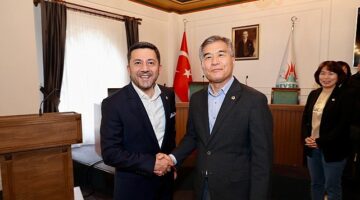 Ankara'nın kardeş kenti Seul'den gelen, Seul Belediyesi Meclis Başkanı Hyeonki Kim ile belediye bürokratlarından oluşan Güney Kore heyeti, Nevşehir Belediye Başkanı Rasim Arı'yı ziyaret etti