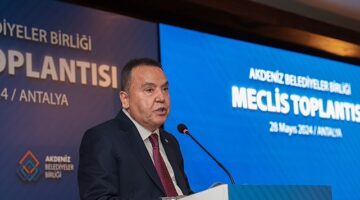 Antalya Büyükşehir Belediye Başkanı Muhittin Böcek, Akdeniz Belediyeler Birliği Başkanlığı'na seçildi