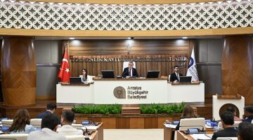 Antalya Büyükşehir ve ASAT'ın 2023 mali yılı kesin hesapları oy birliğiyle kabul edildi