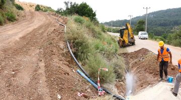 ASAT Kumluca'nın kırsal mahallelerinde içme suyu hatlarını yeniliyor