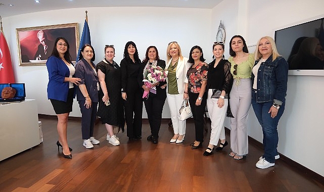 Aydın Girişimci Kadınlar Platformu Başkanı Nebahat Üstüner Aydın Büyükşehir Belediye Başkanı Özlem Çerçioğlu'na nezaket ziyaretinde bulundu