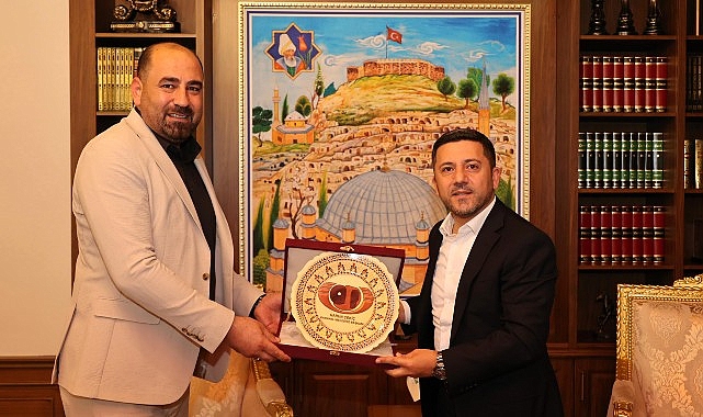 aymaklı Belediye Başkanı Harun Çekiç, Nevşehir Belediye Başkanı Rasim Arı'yı ziyaret ederek yeni görevinden dolayı tebrik etti
