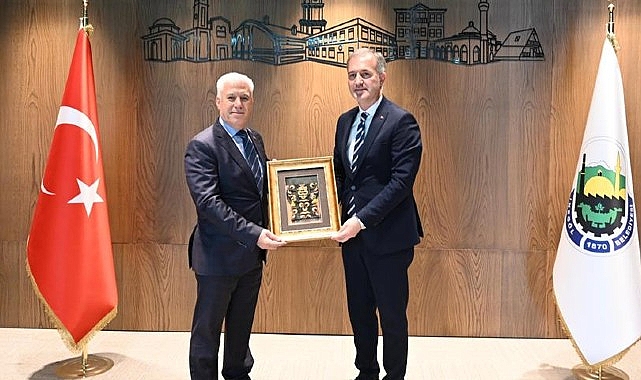 Bursa Büyükşehir Belediye Başkanı Mustafa Bozbey, İnegöl Belediye Başkanı Alper Taban'ı ziyaret etti