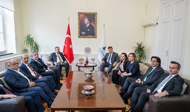 CHP Ege Bölgesi İl Başkanlarından Başkan Tugay'a tebrik ziyareti  Başkan Tugay: “Bizler Cumhuriyet'i kuran partinin mirasçılarıyız"