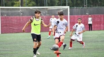 Çiğli'de 19 Mayıs Kutlamaları Futbol Turnuvası ile Başladı