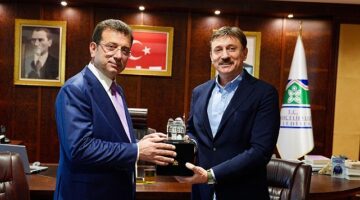 Ekrem İmamoğlu, Bahçelievler Belediye Başkanı Hakan Bahadır'a tebrik ziyaretinde bulundu
