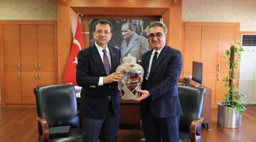 Ekrem İmamoğlu, Bayrampaşa Belediye Başkanı Hasan Mutlu'yu makamında tebrik etti