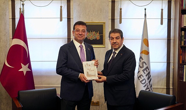 Ekrem İmamoğlu, Esenler Belediye Başkanı Tevfik Göksu'ya tebrik ziyaretinde bulundu