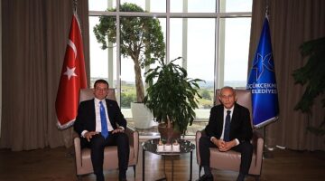 Ekrem İmamoğlu, Küçükçekmece Belediye Başkanı Kemal Çebi'ye tebrik ziyaretinde bulundu