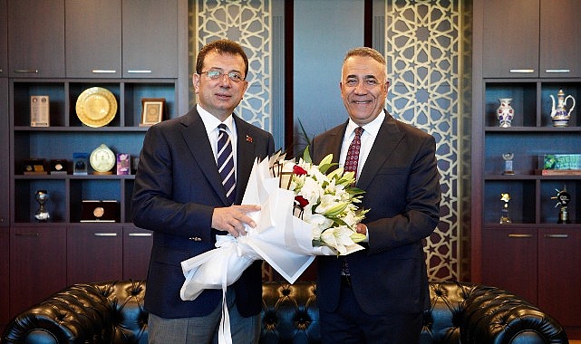 Ekrem İmamoğlu, Sultangazi Belediye Başkanı Abdurrahman Dursun'a tebrik ziyaretinde bulundu