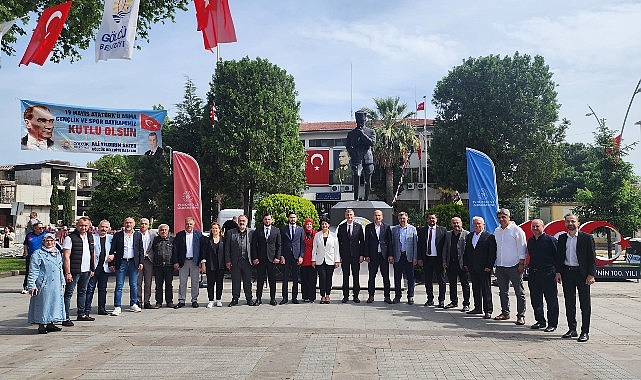 Gölcük'te 19 Mayıs Atatürk'ü Anma Gençlik ve Spor Bayramı'nın 105'inci yılı; düzenlenen törenle kutlandı