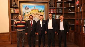 Horasan Belediye Başkanı Hayrettin Özdemir, Nevşehir Belediye Başkanı Rasim Arı'ya hayırlı olsun ziyaretinde bulundu