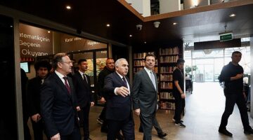 İBB Başkanı Ekrem İmamoğlu, Fatih Belediye Başkanı Ergün Turan'a tebrik ziyaretinde bulundu