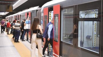 İzmir Metrosu 24 yaşında 1 milyar 400 milyon yolcu taşındı