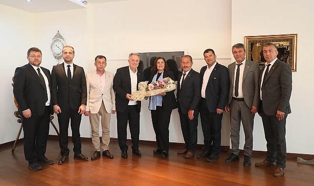 Karacasu Belediye Başkanı Mustafa Büyükyapıcı'dan Aydın Büyükşehir Belediye Başkanı Özlem Çerçioğlu'na nezaket ziyaretinde bulundu