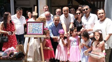 Kemer Belediye Başkan Yardımcısı Mehmet Derya Baytekin, Kemer Belediyesi Kültür Evi'nde açılan resim sergisini ziyaret etti