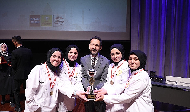 Konya Büyükşehir'in Yarışmalarında Başarı Gösteren Öğrencilere Ödülleri Verildi