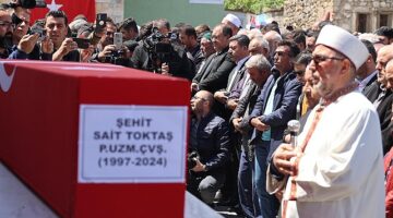 Nevşehir Belediye Başkanı Rasim Arı, Pençe Kilit Harekât Bölgesi'nde görevi esnasında yıldırım düşmesi sonucu şehit olan Piyade Uzman Çavuş Sait Toktaş'ın cenaze törenine katıldı