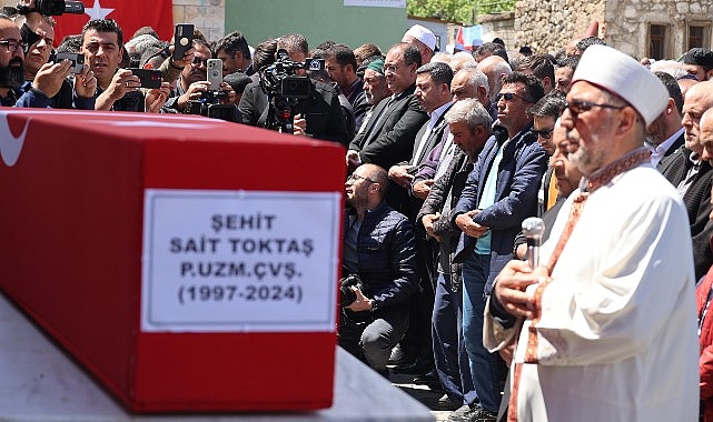 Nevşehir Belediye Başkanı Rasim Arı, Pençe Kilit Harekât Bölgesi'nde görevi esnasında yıldırım düşmesi sonucu şehit olan Piyade Uzman Çavuş Sait Toktaş'ın cenaze törenine katıldı