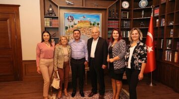 Nevşehir Belediye Başkanı Rasim Arı'ya bugün çeşitli sivil toplum örgütü ve siyasi parti temsilcileri, iş insanları ve kamu kurum ve kuruluşlarının yöneticileri &apos;hayırlı olsun' ziyaretinde bulundu
